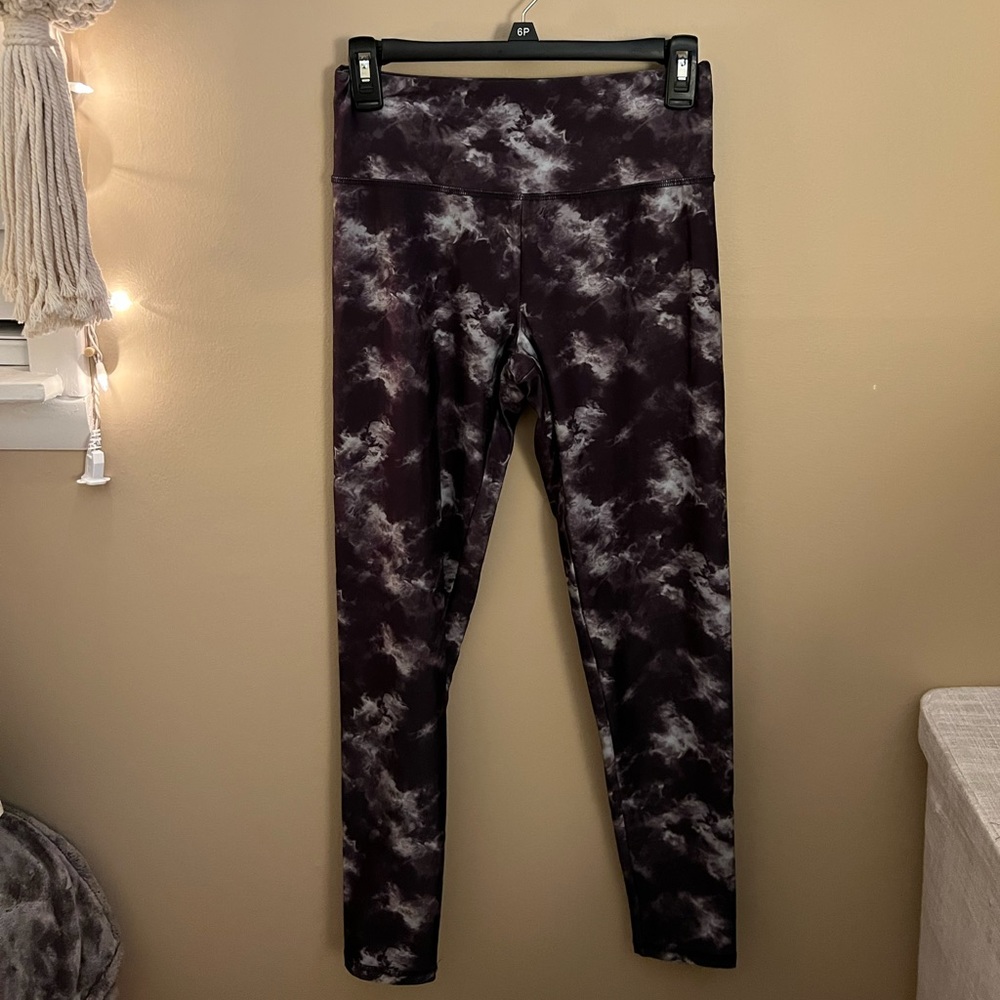 Black Tie Dye Forever 21 athletic leggings size M